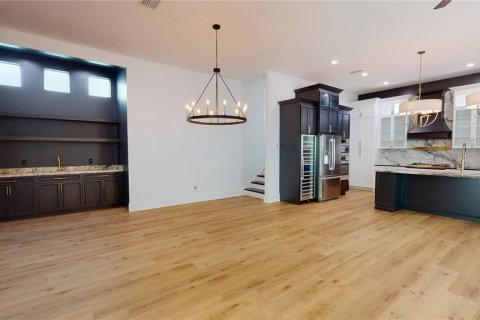 Villa ou maison à louer à Saint Petersburg, Floride: 4 chambres, 270.16 m2 № 2156087 - photo 24