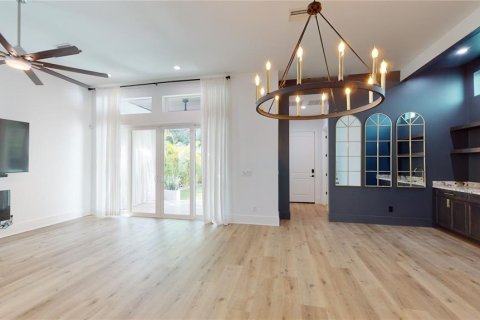 Villa ou maison à louer à Saint Petersburg, Floride: 4 chambres, 270.16 m2 № 2156087 - photo 21