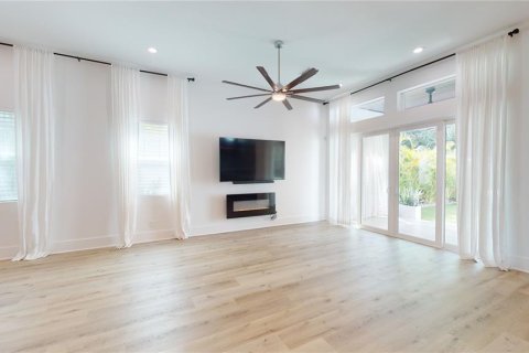 Villa ou maison à louer à Saint Petersburg, Floride: 4 chambres, 270.16 m2 № 2156087 - photo 20
