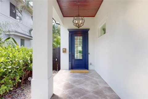 Villa ou maison à louer à Saint Petersburg, Floride: 4 chambres, 270.16 m2 № 2156087 - photo 3