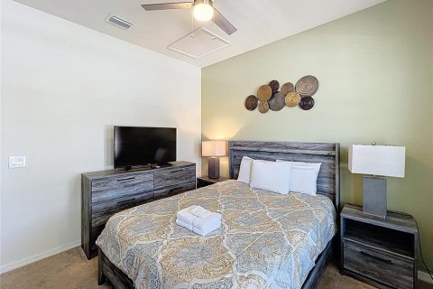 Casa en venta en Kissimmee, Florida, 8 dormitorios, 375.42 m2 № 1690066 - foto 12
