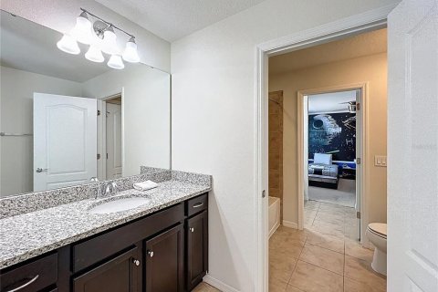Casa en venta en Kissimmee, Florida, 8 dormitorios, 375.42 m2 № 1690066 - foto 28