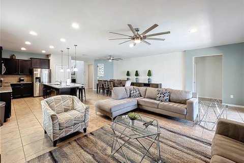 Casa en venta en Kissimmee, Florida, 8 dormitorios, 375.42 m2 № 1690066 - foto 4