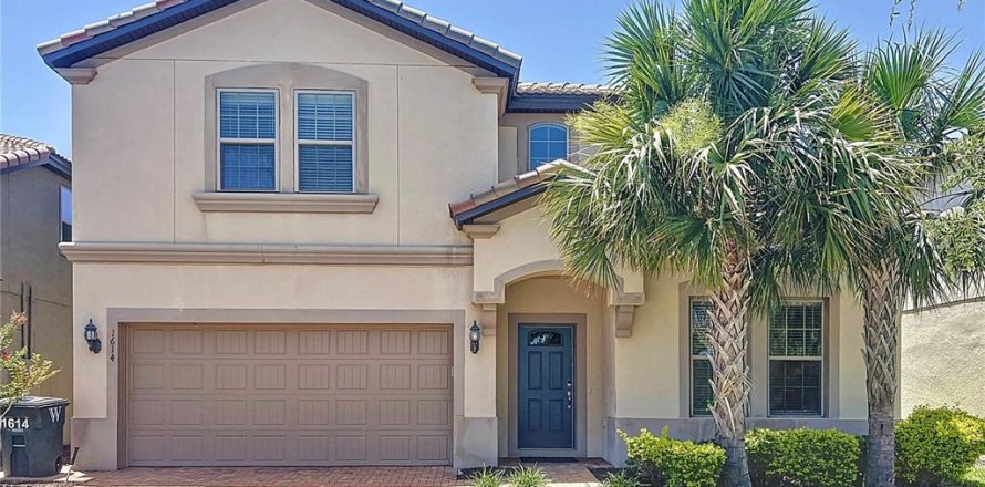 Casa en Kissimmee, Florida 8 dormitorios, 375.42 m2 № 1690066