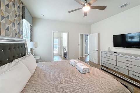 Casa en venta en Kissimmee, Florida, 8 dormitorios, 375.42 m2 № 1690066 - foto 19