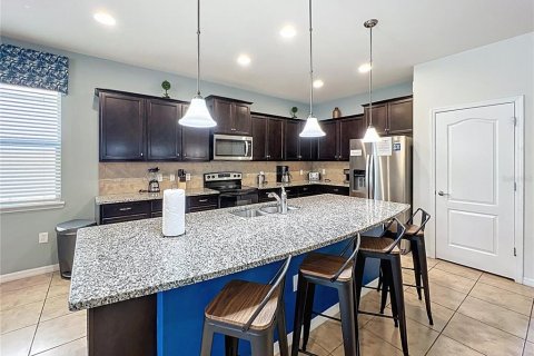 Casa en venta en Kissimmee, Florida, 8 dormitorios, 375.42 m2 № 1690066 - foto 7