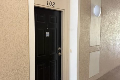 Condo in Orlando, Florida, 2 bedrooms  № 2095470 - photo 7