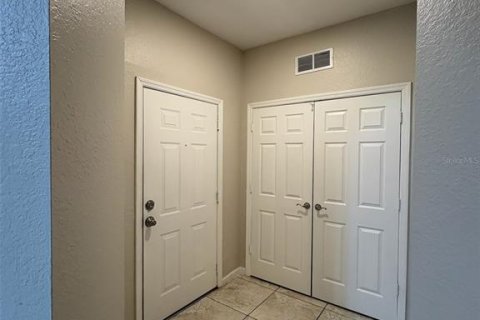 Condo in Orlando, Florida, 2 bedrooms  № 2095470 - photo 11