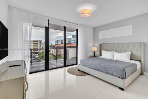 Condo in Bay Harbor Islands, Florida, 2 bedrooms  № 1893379 - photo 13