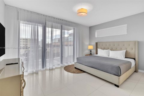 Condo in Bay Harbor Islands, Florida, 2 bedrooms  № 1893379 - photo 8