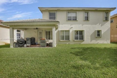 House in Miramar, Florida 5 bedrooms, 306.21 sq.m. № 1830592 - photo 15