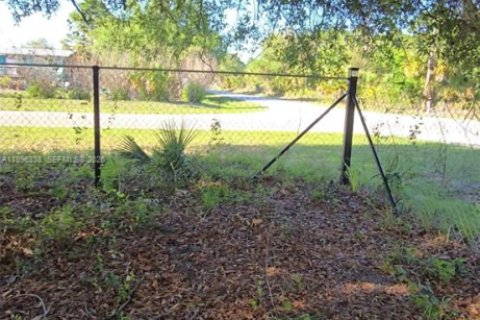 Commercial property in Clewiston, Florida № 2058381 - photo 6