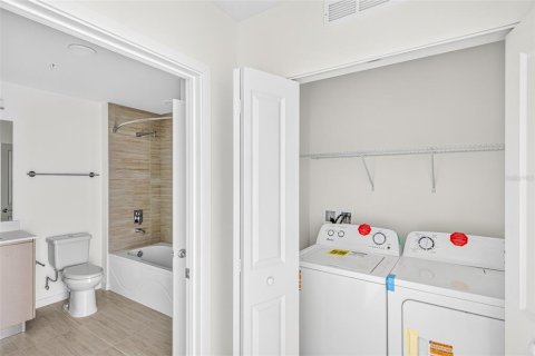 Condo in Orlando, Florida, 2 bedrooms  № 2391384 - photo 12