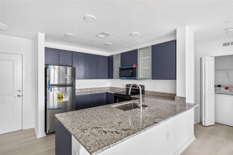 Condo in Orlando, Florida, 2 bedrooms  № 2391384 - photo 3
