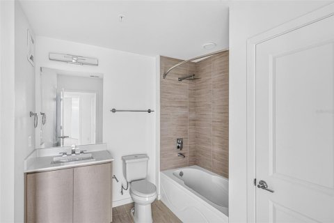 Condo in Orlando, Florida, 2 bedrooms  № 2391384 - photo 17