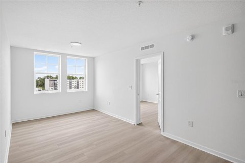 Condo in Orlando, Florida, 2 bedrooms  № 2391384 - photo 15