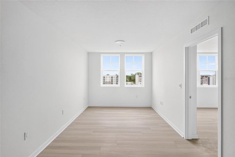 Condo in Orlando, Florida, 2 bedrooms  № 2391384 - photo 11