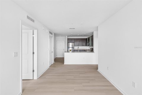 Condo in Orlando, Florida, 2 bedrooms  № 2391384 - photo 7