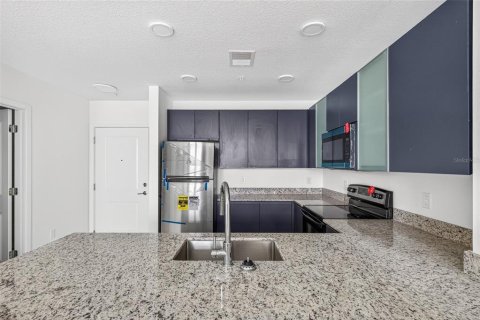 Condo in Orlando, Florida, 2 bedrooms  № 2391384 - photo 4