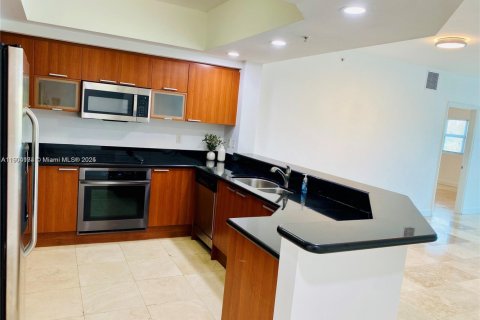 Condo in North Miami, Florida, 2 bedrooms  № 1955024 - photo 7