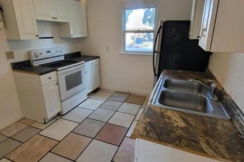 House in Clearwater, Florida 2 bedrooms, 58.06 sq.m. № 2229132 - photo 4
