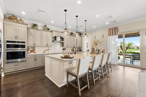 House in Winter Garden, Florida 5 bedrooms, 395.11 sq.m. № 2299780 - photo 12