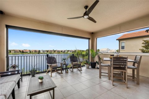 House in Winter Garden, Florida 5 bedrooms, 395.11 sq.m. № 2299780 - photo 29