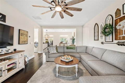 House in Winter Garden, Florida 5 bedrooms, 395.11 sq.m. № 2299780 - photo 28