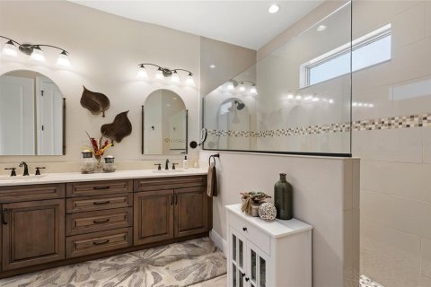 House in Winter Garden, Florida 5 bedrooms, 395.11 sq.m. № 2299780 - photo 23