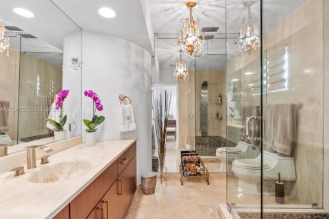 Casa en venta en Hallandale Beach, Florida, 5 dormitorios, 345.41 m2 № 1992894 - foto 29