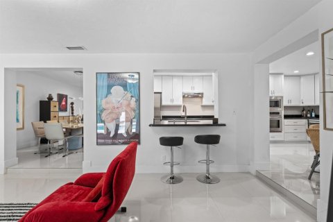 House in Fort Lauderdale, Florida 4 bedrooms, 220.36 sq.m. № 2081924 - photo 9