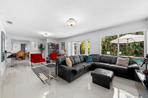 House in Fort Lauderdale, Florida 4 bedrooms, 220.36 sq.m. № 2081924 - photo 7