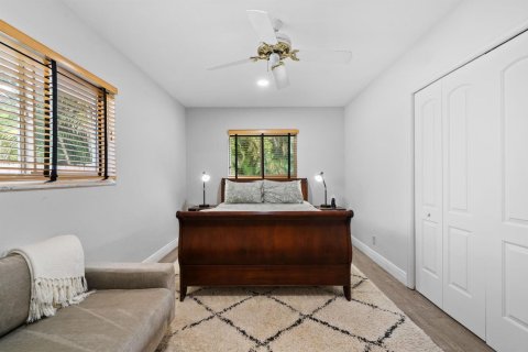 House in Fort Lauderdale, Florida 4 bedrooms, 220.36 sq.m. № 2081924 - photo 15