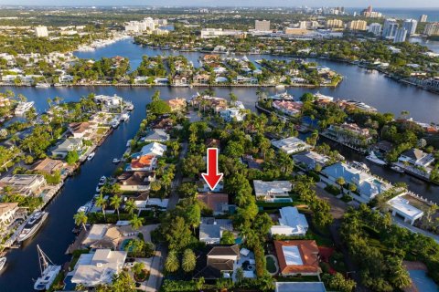 House in Fort Lauderdale, Florida 4 bedrooms, 220.36 sq.m. № 2081924 - photo 27