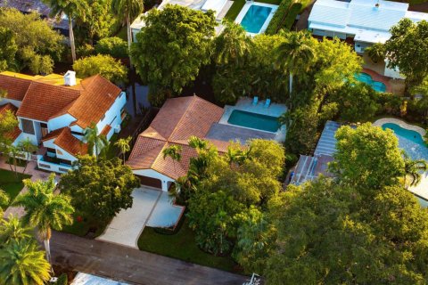 House in Fort Lauderdale, Florida 4 bedrooms, 220.36 sq.m. № 2081924 - photo 25