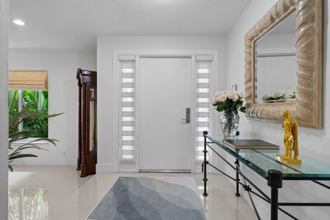 House in Fort Lauderdale, Florida 4 bedrooms, 220.36 sq.m. № 2081924 - photo 2