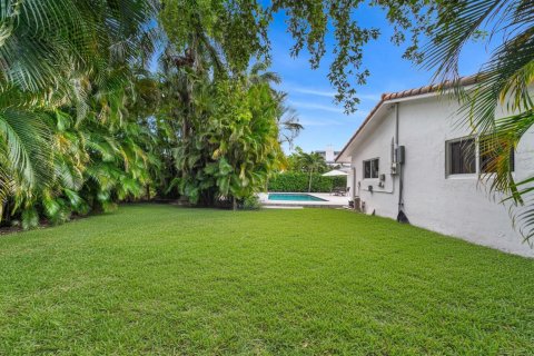 House in Fort Lauderdale, Florida 4 bedrooms, 220.36 sq.m. № 2081924 - photo 24