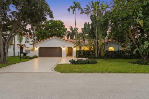House in Fort Lauderdale, Florida 4 bedrooms, 220.36 sq.m. № 2081924 - photo 1