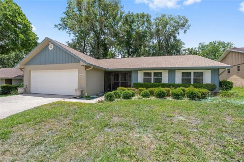 House in Ocala, Florida 3 bedrooms, 162.3 sq.m. № 2204329 - photo 2