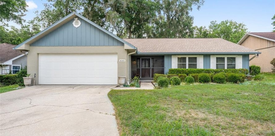 House in Ocala, Florida 3 bedrooms, 162.3 sq.m. № 2204329
