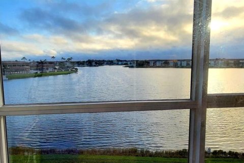 Condominio en venta en Pembroke Pines, Florida, 1 dormitorio, 65.22 m2 № 1770438 - foto 8