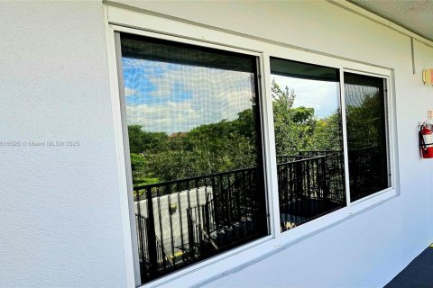Condominio en venta en Pembroke Pines, Florida, 1 dormitorio, 65.22 m2 № 1770438 - foto 27