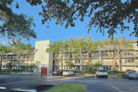 Condominio en venta en Pembroke Pines, Florida, 1 dormitorio, 65.22 m2 № 1770438 - foto 2