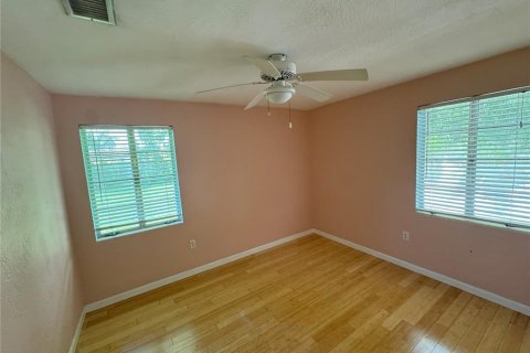 Villa ou maison à louer à Sarasota, Floride: 2 chambres, 109.81 m2 № 1916466 - photo 9