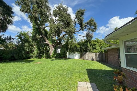 Casa en alquiler en Sarasota, Florida, 2 dormitorios, 109.81 m2 № 1916466 - foto 19