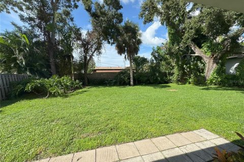 Casa en alquiler en Sarasota, Florida, 2 dormitorios, 109.81 m2 № 1916466 - foto 18