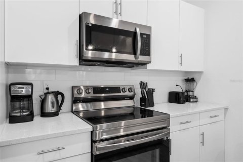 Adosado en venta en Davenport, Florida, 4 dormitorios, 155.24 m2 № 2205106 - foto 8