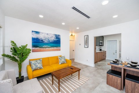 Commercial property in Miami, Florida 128.02 sq.m. № 1868545 - photo 25