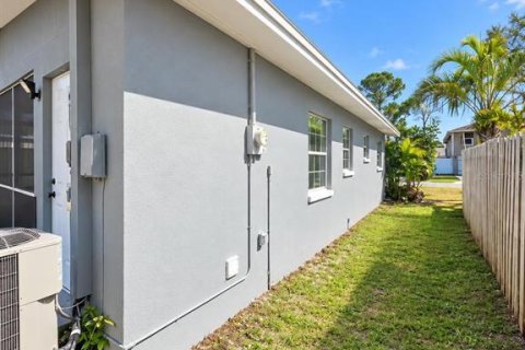 Villa ou maison à louer à Saint Petersburg, Floride: 2 chambres, 75.81 m2 № 2425356 - photo 16