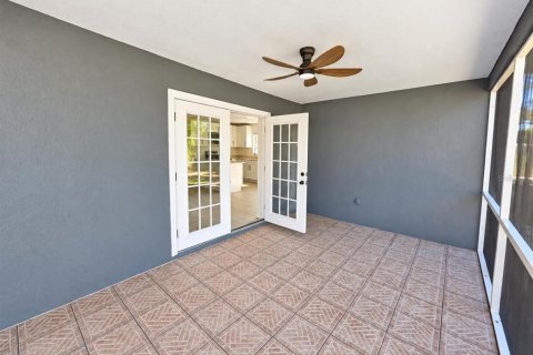 Villa ou maison à louer à Saint Petersburg, Floride: 2 chambres, 75.81 m2 № 2425356 - photo 13